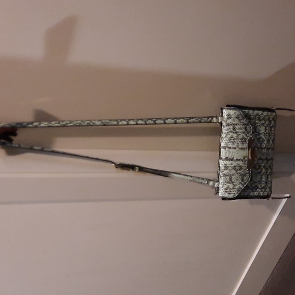 Nine West Crossbody Purse 👛 (Faux Leather) - Picture 5 of 5